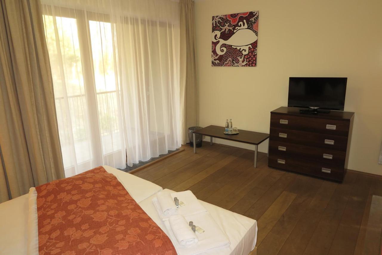 Garden Hotel Mezna Hrensko Ngoại thất bức ảnh