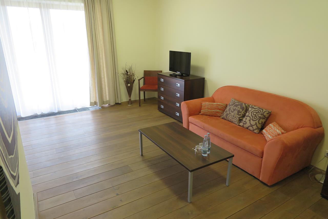 Garden Hotel Mezna Hrensko Ngoại thất bức ảnh
