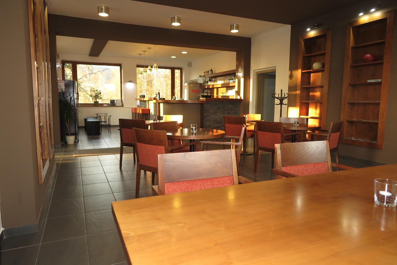 Garden Hotel Mezna Hrensko Ngoại thất bức ảnh