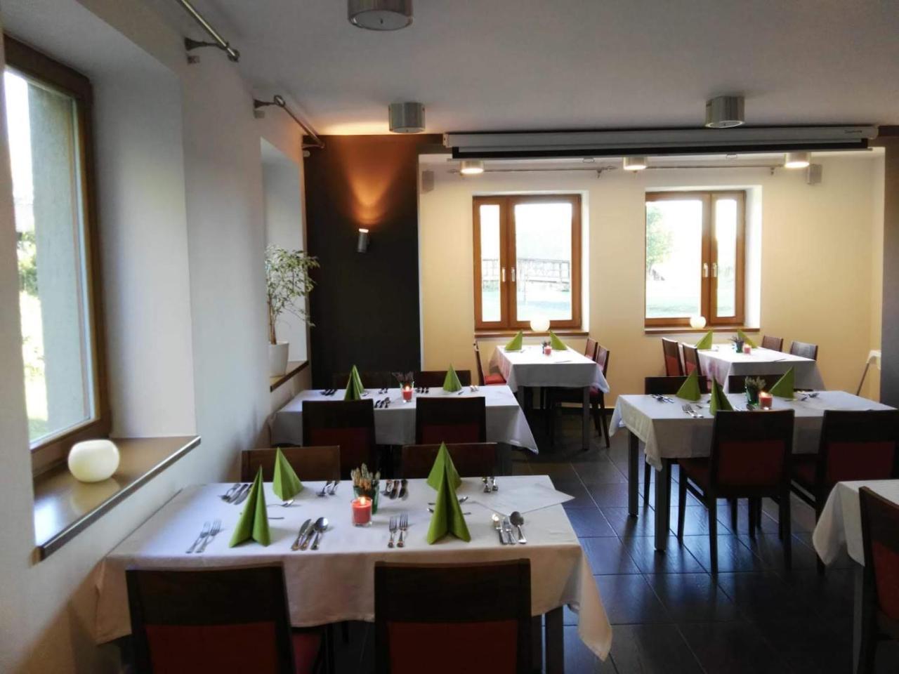 Garden Hotel Mezna Hrensko Ngoại thất bức ảnh
